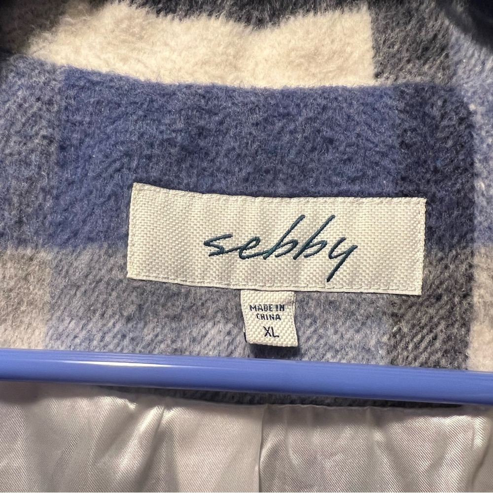 Shacket - Picture 3 of 3